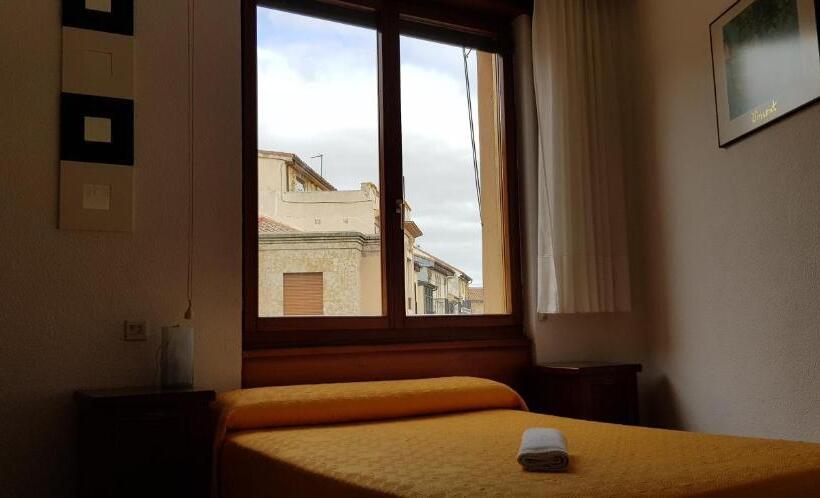 اتاق استاندارد یک نفره, Pension Salamanca