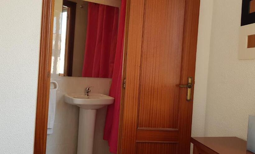 اتاق استاندارد یک نفره, Pension Salamanca