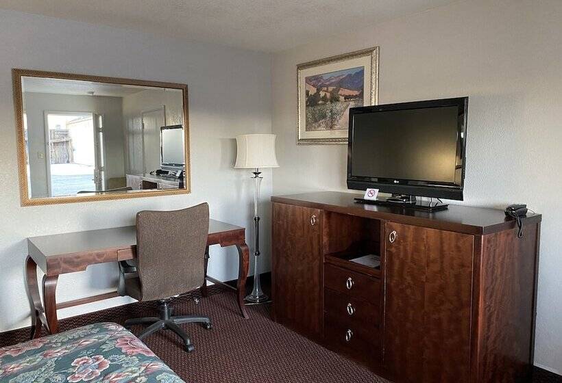 Номер Deluxe, Travelodge By Wyndham Farmington Hwy 64