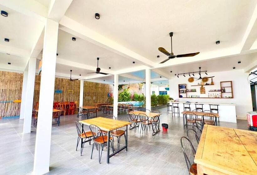 غرفة قياسية مزوَّدة بشُرفة, Kampot River Bungalows