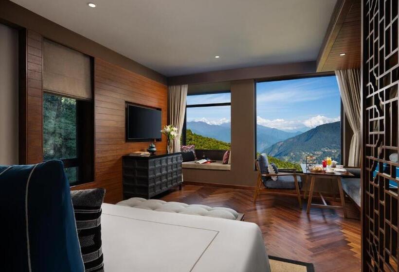 Deluxe Room Mountain View, Taj Guras Kutir Resort & Spa, Gangtok