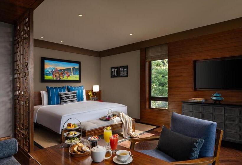 Deluxe Room Mountain View, Taj Guras Kutir Resort & Spa, Gangtok