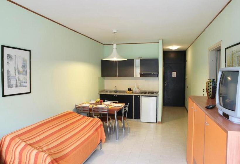 Апартаменты 1 Спальня, Isa Apartment 4 Beds With Private Outdoor Space In Residence With Swimming Pool In Marina Di Bibbona
