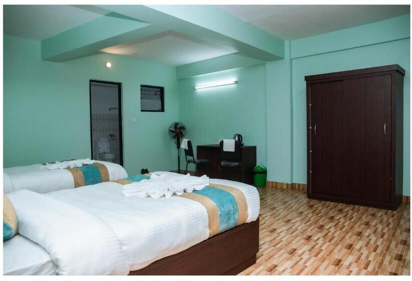 اتاق لوکس با بالکن, Yaksa Hotel Pvt. Ltd