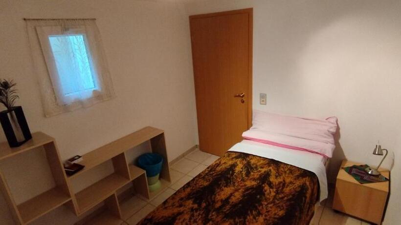 اتاق استاندارد یک نفره, Casa Diana Locarno Cugnasco