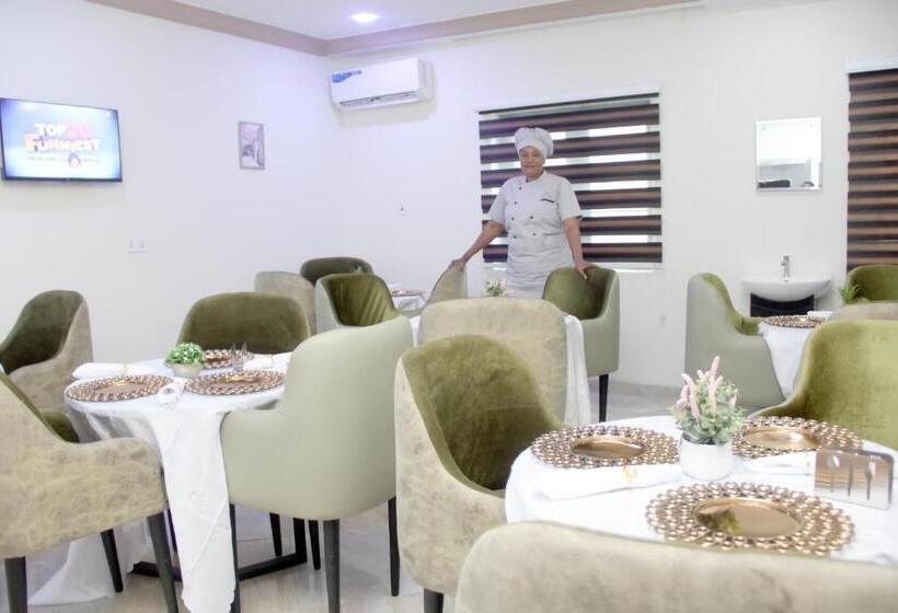 استودیوی استاندارد, Silverzb Resort