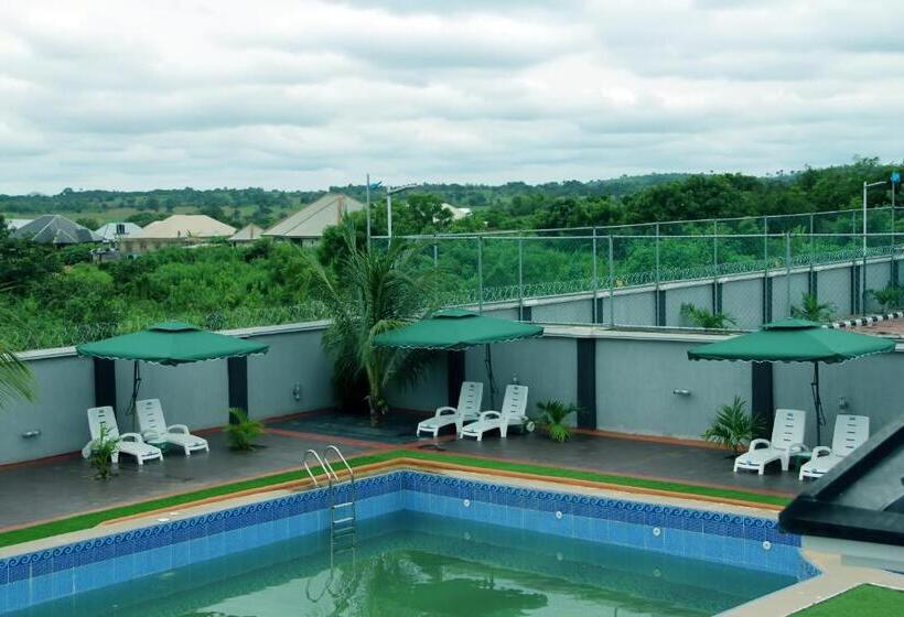 سوییت لوکس, Silverzb Resort