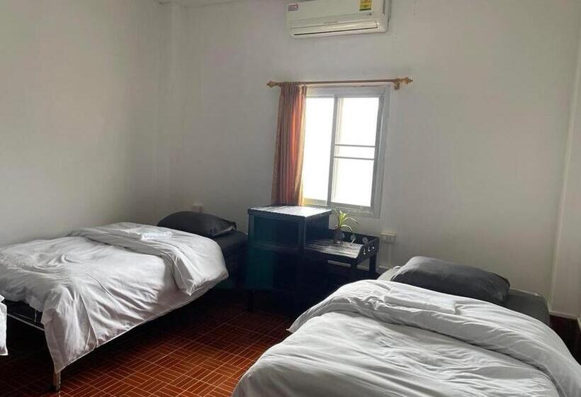 اتاق استاندارد با سرویس بهداشتی مشترک, Anou Hostel