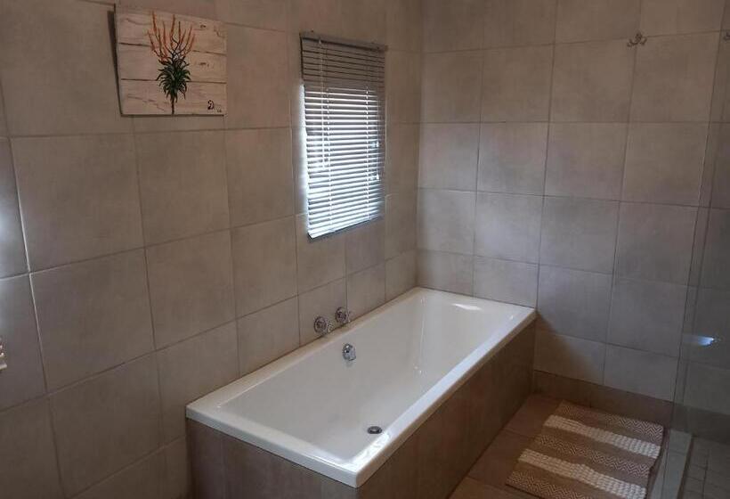 Номер Стандарт Вид на Сад, 7 On Grey Guesthouse