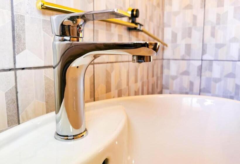 اتاق لوکس, Genesis Guesthouze