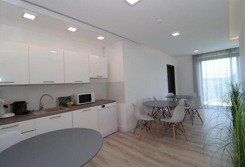 استودیوی لوکس, Prestige Miskolctapolca