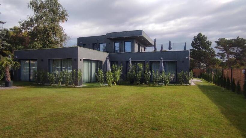 استودیوی لوکس, Prestige Miskolctapolca