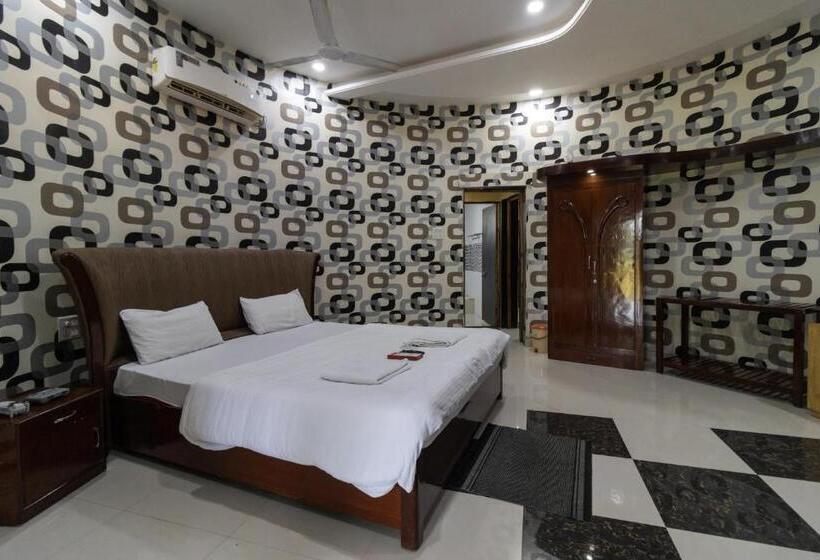 Номер Deluxe, Vrindavan Gopala Resort