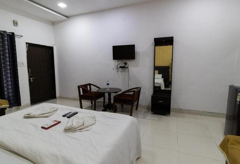 Номер Deluxe, Vrindavan Gopala Resort