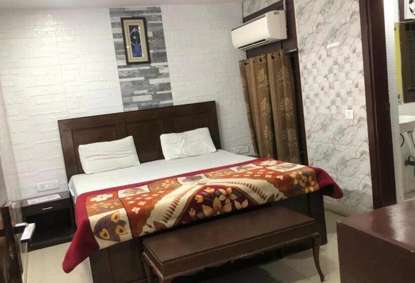 اتاق استاندارد, White Palace,nizamuddin Railway Station