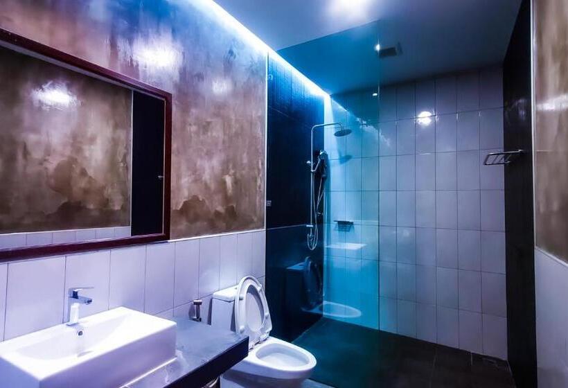 스탠다드 룸 킹사이즈 침대, The Riva Vientiane