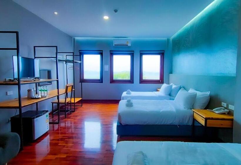 디럭스 트리플 룸, The Riva Vientiane