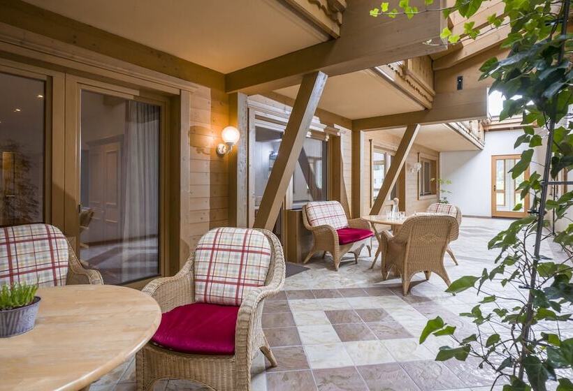 Четырехместный Номер Economy, Alpenhof Hotel Garni Suprême