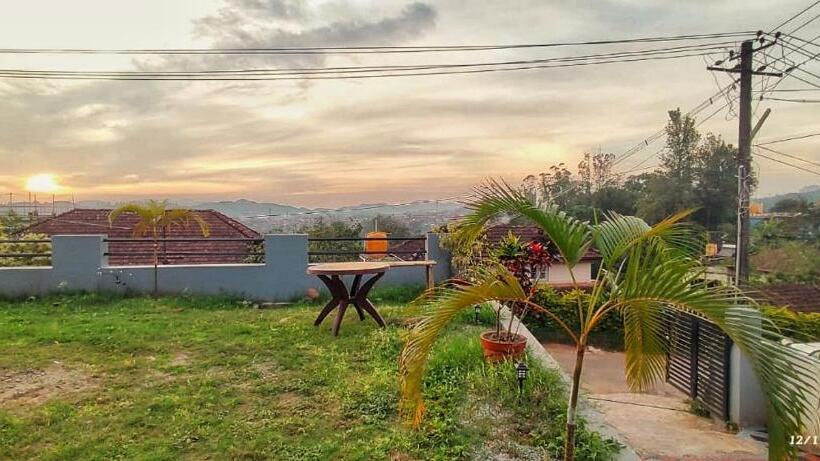 标准三人间, Coorg Kairav Homestay