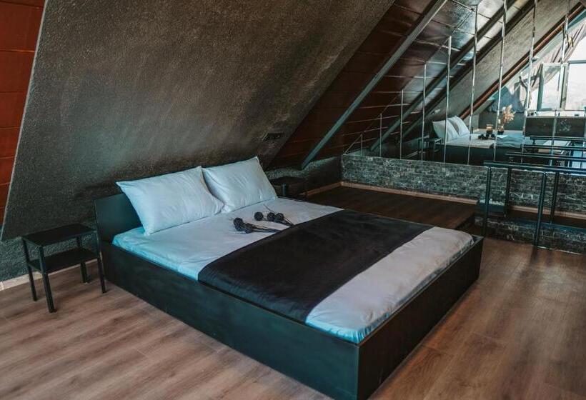 بانگلوی لوکس, Woodlife Bungalov