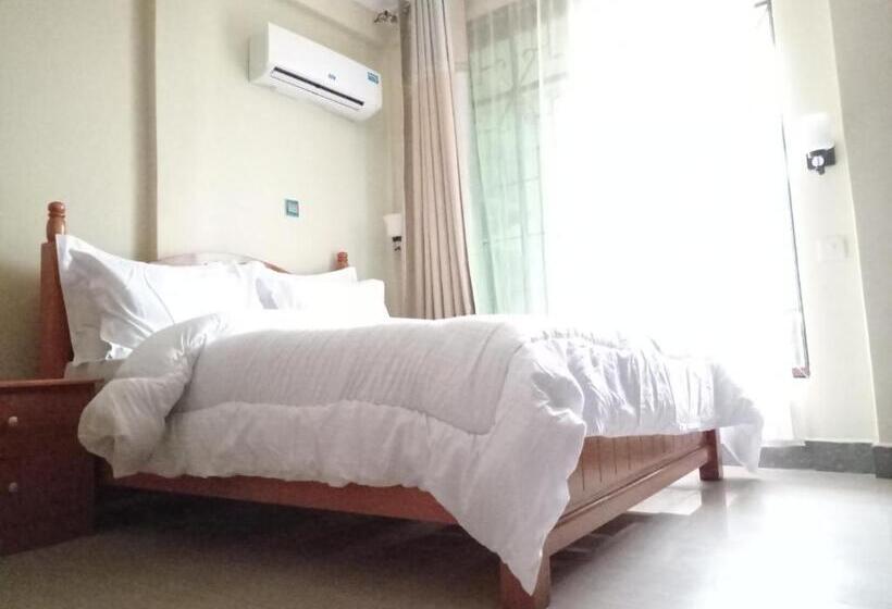 Номер Стандарт, Des Grand Hotel Mwanza