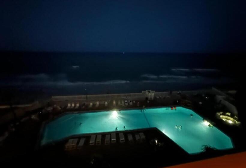 סטודיו סטנדרט עם מרפסת, Oceanfront Oasis