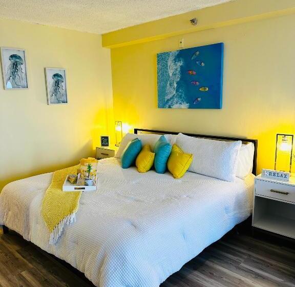 סטודיו סטנדרט עם מרפסת, Oceanfront Oasis