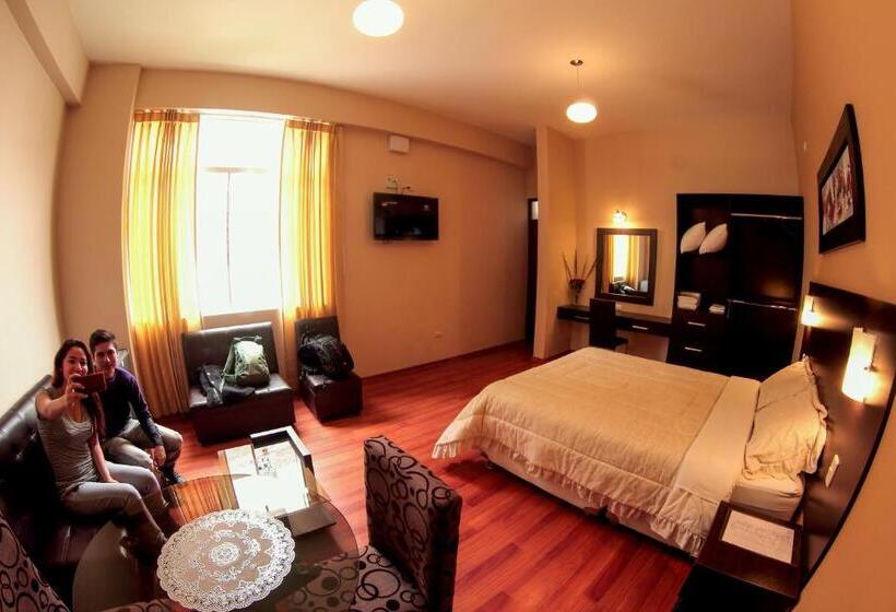 سوئیت با وان آب گرم, Pacific Suites