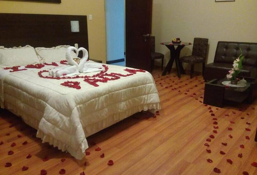سوئیت با وان آب گرم, Pacific Suites