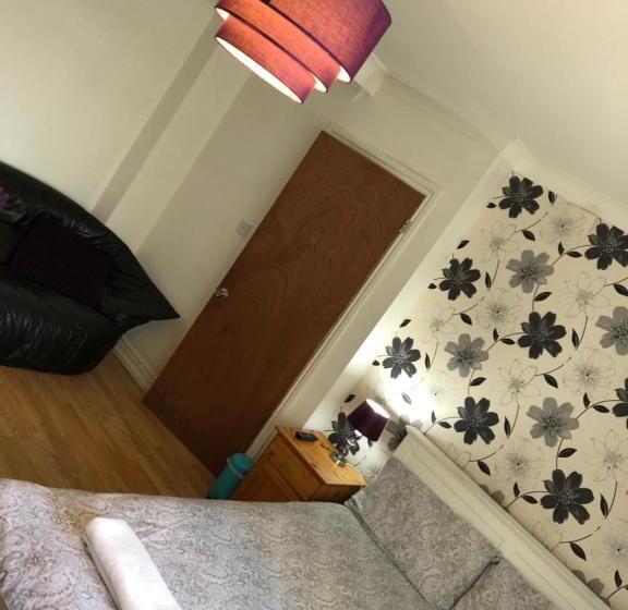 Standard-huone Jaettu Kylpyhuone, Kcd Rooms   Ellesmere Port