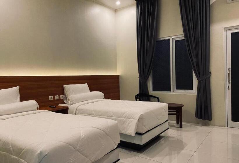 Номер Стандарт Вид на Сад, Genio Syariah Hotel Solo