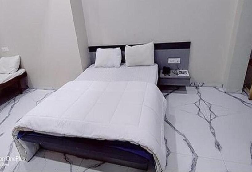 Номер Deluxe, Fabhotel Priya Lodging