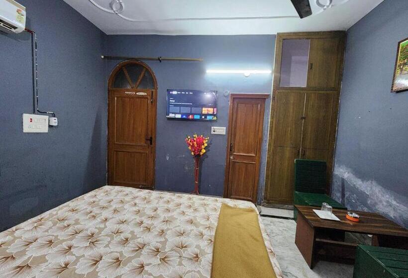 三人经典房间, Oyo Shree Hari Guest House
