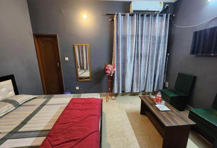 三人经典房间, Oyo Shree Hari Guest House