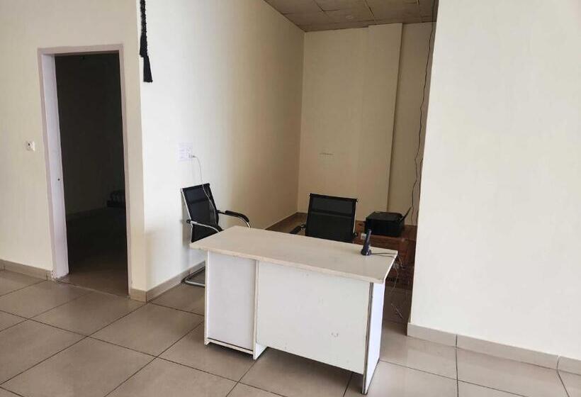 Трехместный Номер Классика, Oyo Hotel Modest