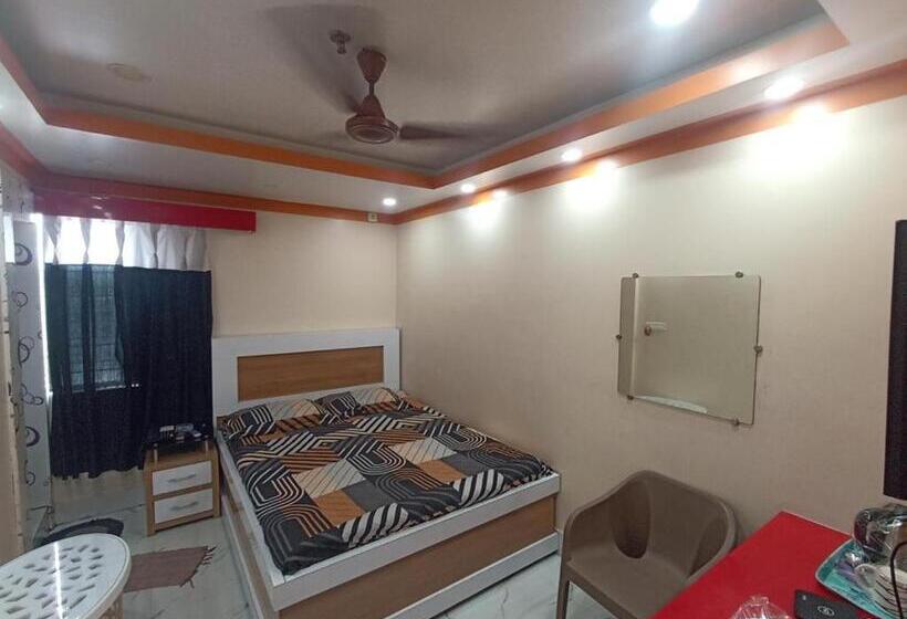 标准间, Anurag Palace