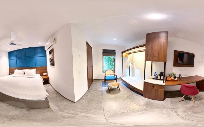 Люкс, Hudson Resorts