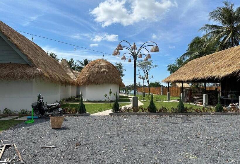 اتاق استاندارد با چشم‌انداز باغ, Sea Sand Resort