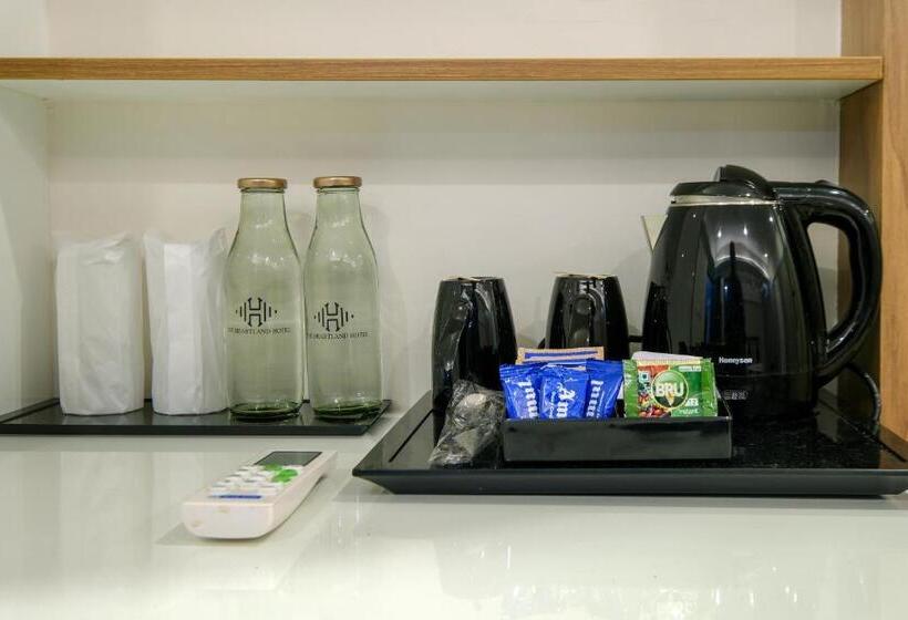 Quarto Deluxe, The Heartland Business Hotel, Trivandrum