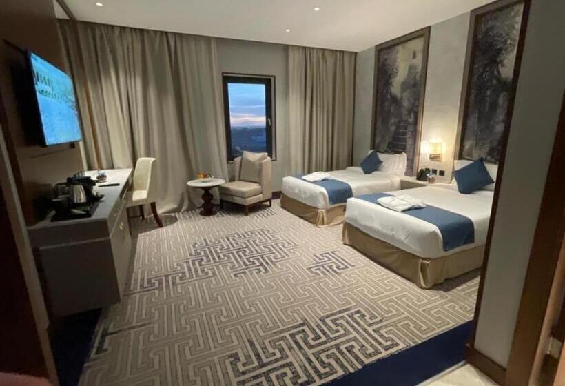 Deluxe Suite King Bed, Five Seasons