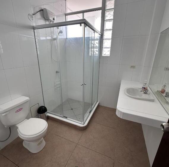 اتاق لوکس با چشم‌انداز دریا, Yolo House Beach