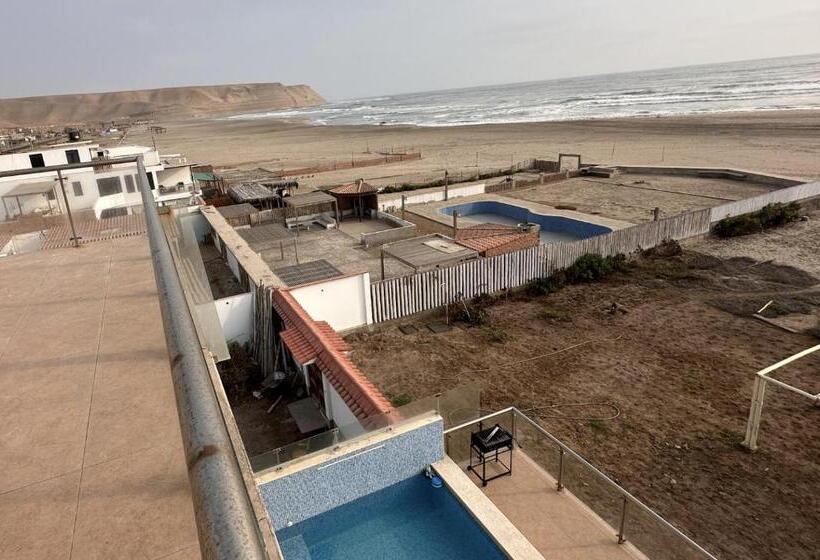اتاق استاندارد با سرویس بهداشتی مشترک, Yolo House Beach