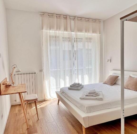 اتاق لوکس با بالکن, Finella Charming Rooms