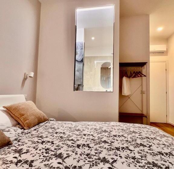 اتاق لوکس با بالکن, Finella Charming Rooms