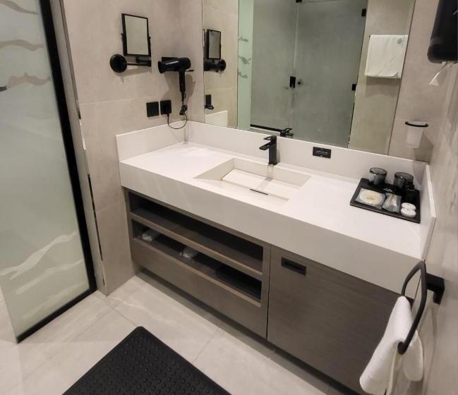 Family Suite, Msharef Almoden