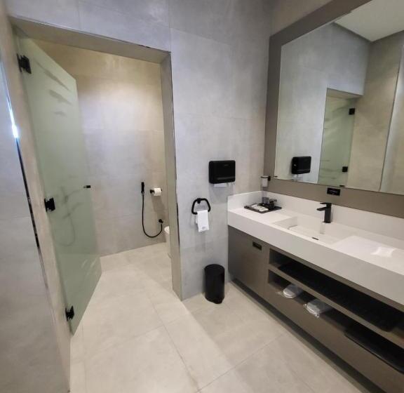Family Suite, Msharef Almoden