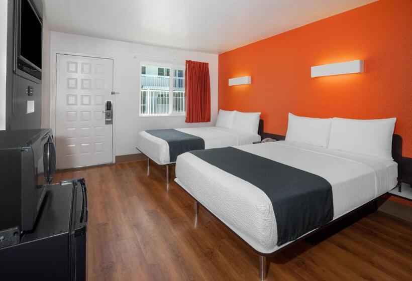 Четырехместный Номер Стандарт, Studio 6 Suites Carpinteria, Ca Santa Barbara South