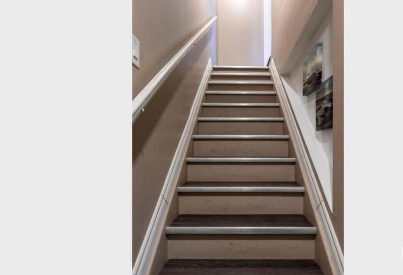 Номер Стандарт, Bella S Palace 2 Bedrooms Lower Level Unit In Town Home With Separate Entrance