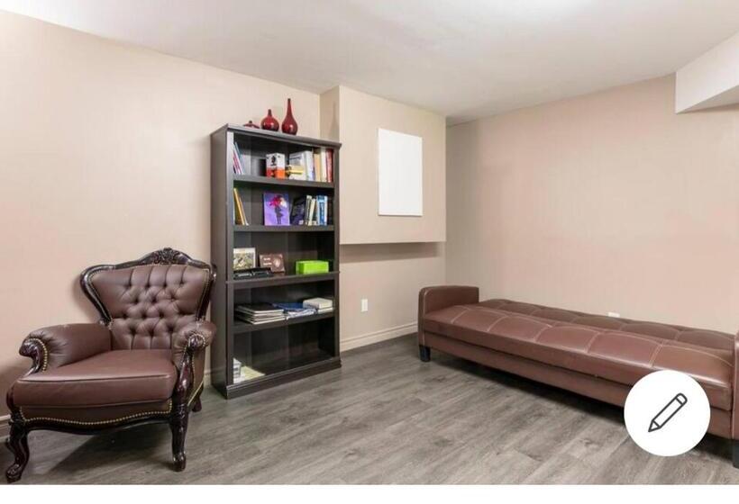 Номер Стандарт, Bella S Palace 2 Bedrooms Lower Level Unit In Town Home With Separate Entrance
