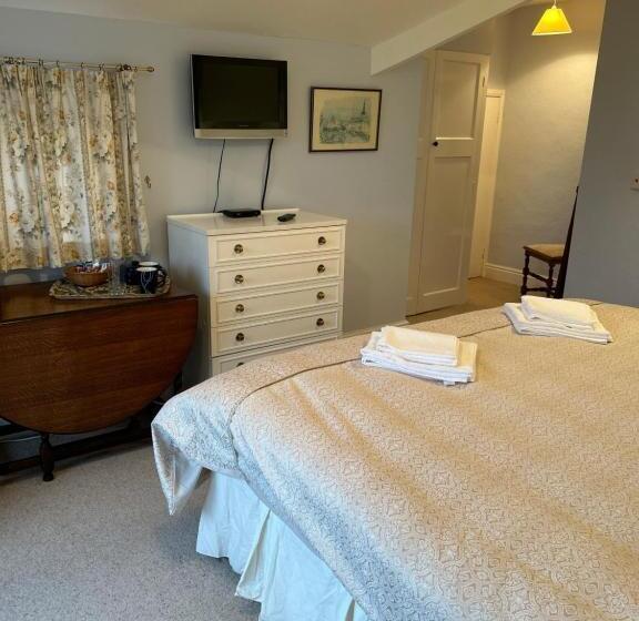 اتاق لوکس, Lucy Cross Guest House